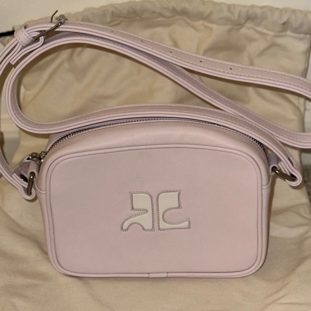 Les Courages Reedition Crossbody Camera Bag - Light Pink